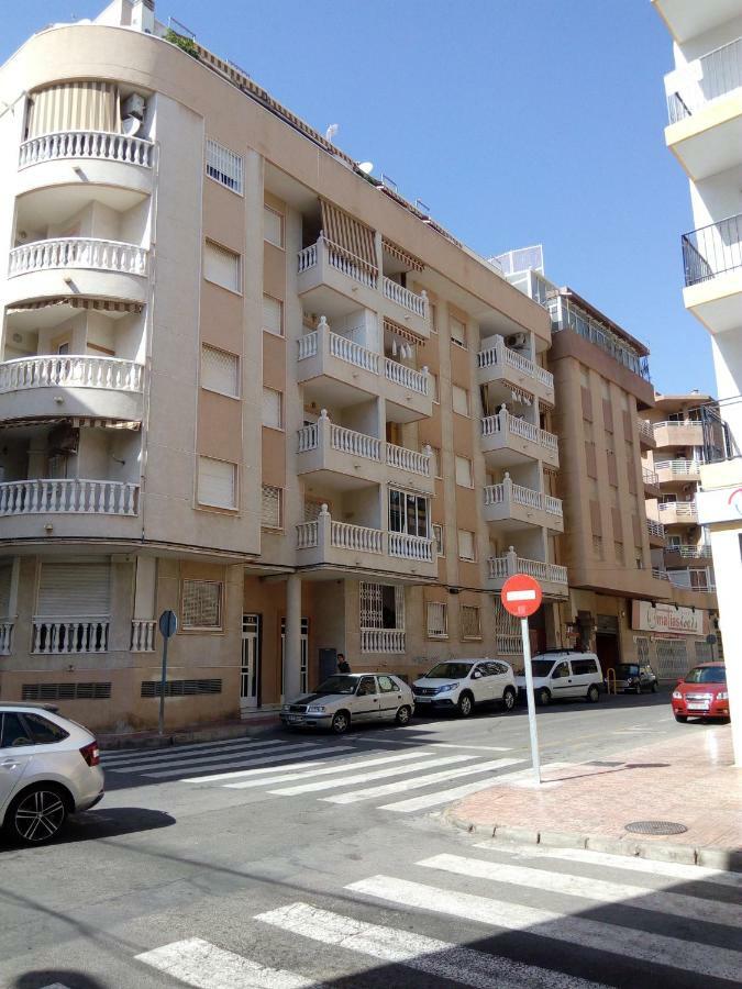 Apartment Only 250M From The Beach Los Locos Torrevieja Kültér fotó